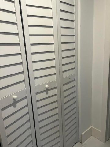 9321 Sunrise Lakes Boulevard 305, Sunrise, FL 33322