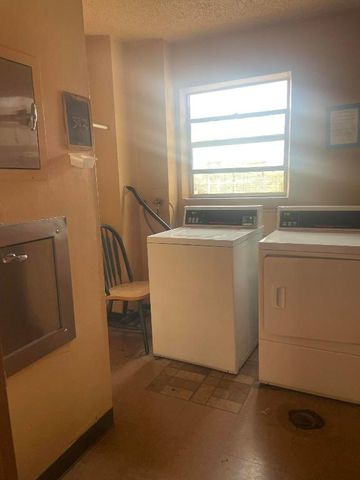 9321 Sunrise Lakes Boulevard 305, Sunrise, FL 33322