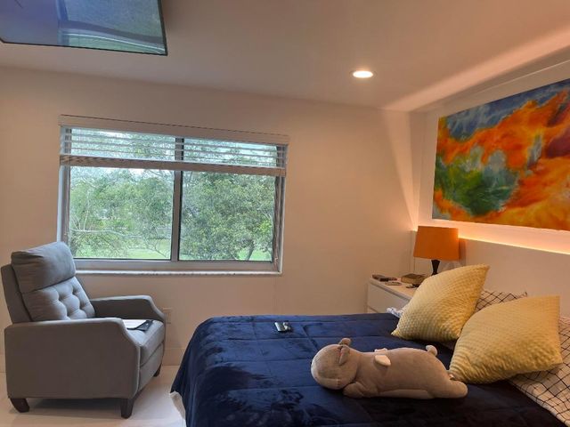 9321 Sunrise Lakes Boulevard 305, Sunrise, FL 33322