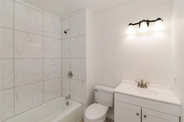 821 Parkwood Drive W, Mobile, AL 36608