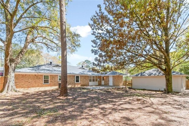 821 Parkwood Drive W, Mobile, AL 36608