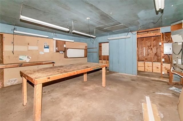 821 Parkwood Drive W, Mobile, AL 36608