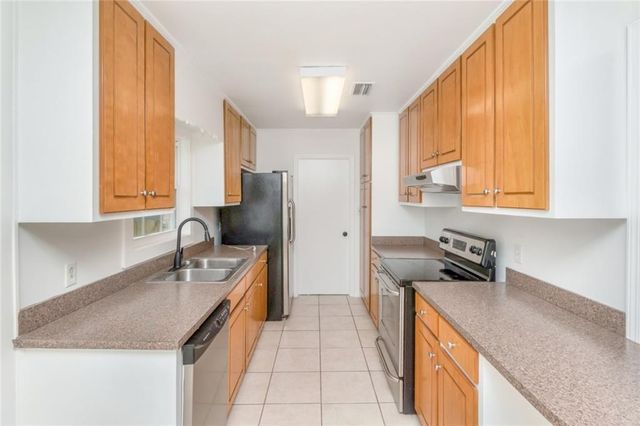 821 Parkwood Drive W, Mobile, AL 36608