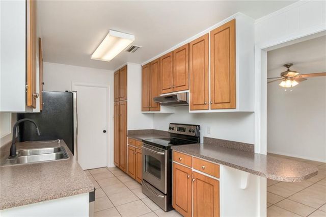 821 Parkwood Drive W, Mobile, AL 36608