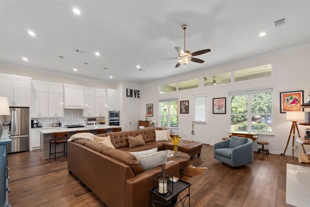 317 Kauai Court, Tool, TX 75143