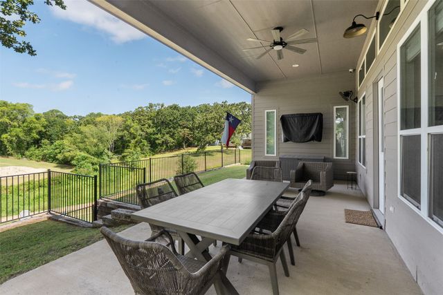 317 Kauai Court, Tool, TX 75143