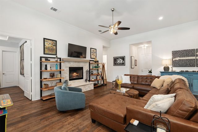317 Kauai Court, Tool, TX 75143