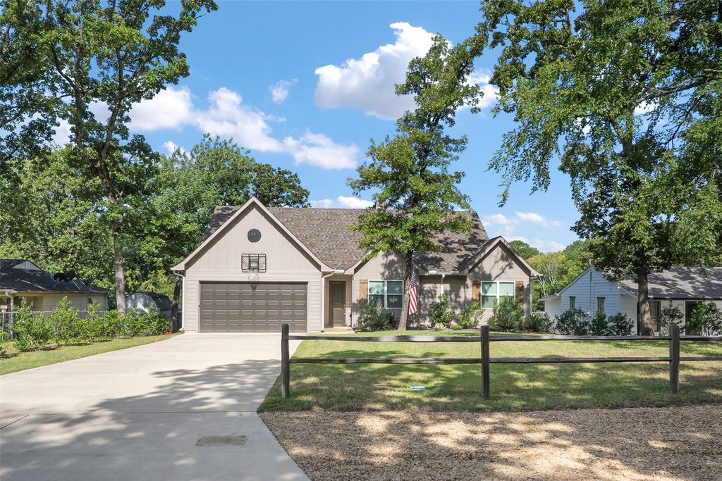 317 Kauai Court, Tool, TX 75143