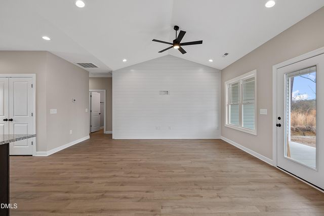 934 Micro Road W, Selma, NC 27576