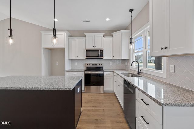934 Micro Road W, Selma, NC 27576