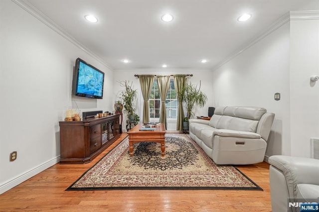 18 Gail Place, Secaucus, NJ 07094
