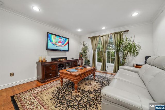 18 Gail Place, Secaucus, NJ 07094