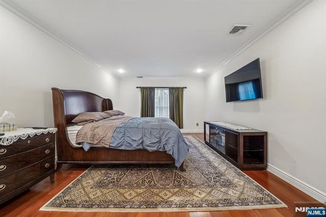 18 Gail Place, Secaucus, NJ 07094
