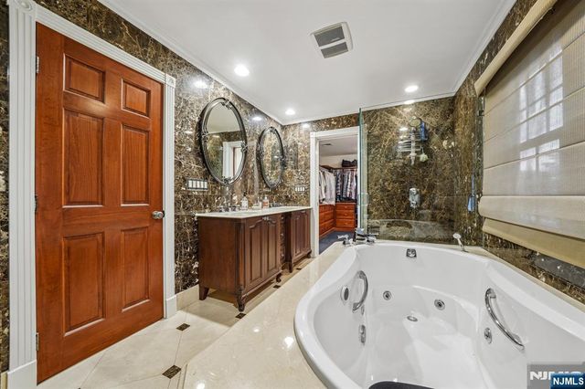 18 Gail Place, Secaucus, NJ 07094