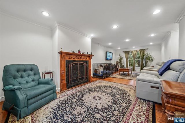 18 Gail Place, Secaucus, NJ 07094