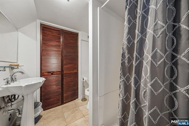 18 Gail Place, Secaucus, NJ 07094