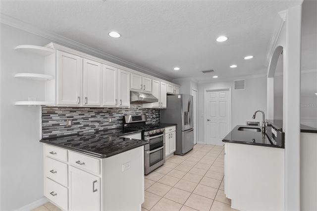 15692 SW 11TH COURT ROAD, Ocala, FL 34473