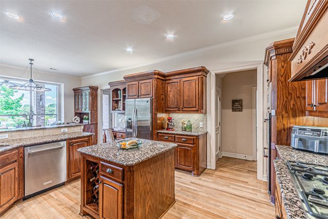 1305 Silverlake Road, Mckinney, TX 75072