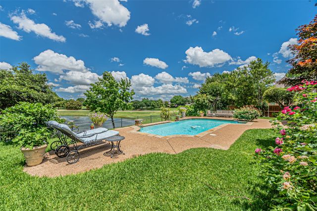 1305 Silverlake Road, Mckinney, TX 75072