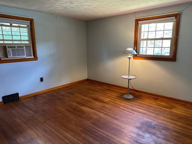 68 Baldwin Dr, Hampden, MA 01036