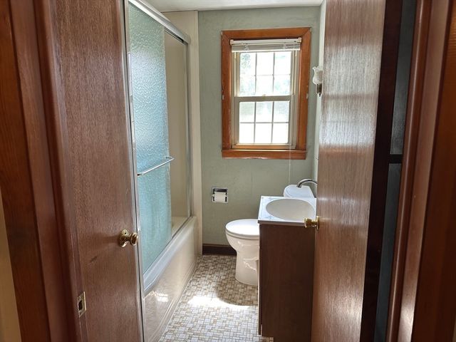 68 Baldwin Dr, Hampden, MA 01036