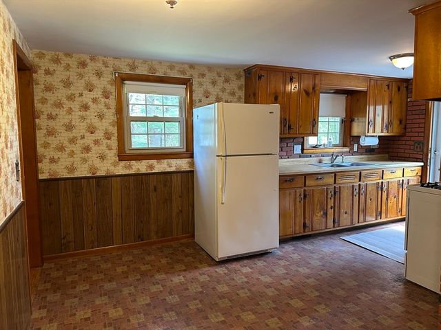 68 Baldwin Dr, Hampden, MA 01036