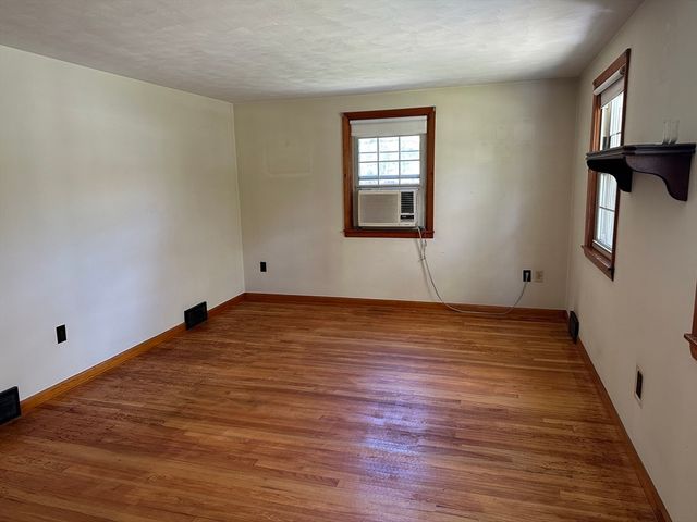 68 Baldwin Dr, Hampden, MA 01036