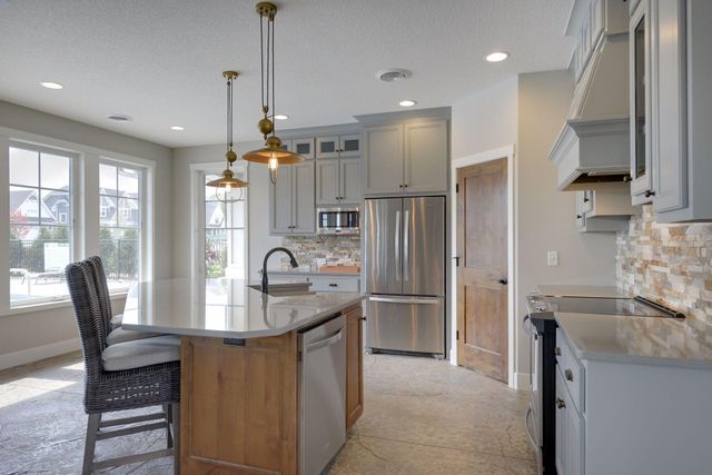 16395 56th Avenue N, Plymouth, MN 55446
