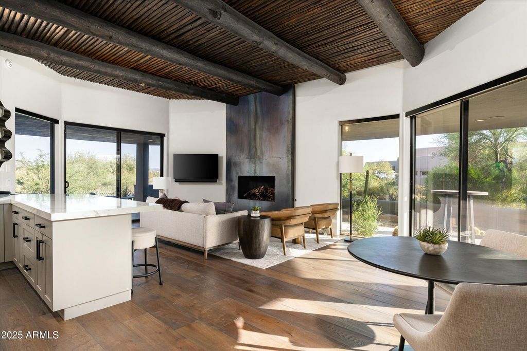 Image 15 of property listing at 37661 N 94TH Street, Scottsdale, AZ 85262