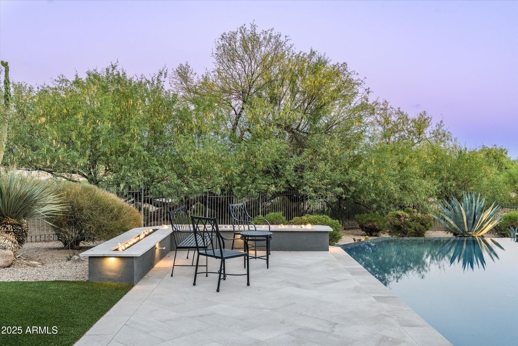Image 36 of property listing at 37661 N 94TH Street, Scottsdale, AZ 85262