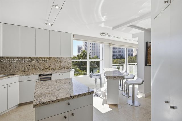 613 Ocean Dr 5D, Key Biscayne, FL 33149
