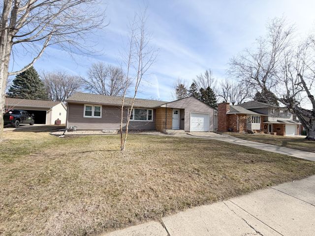 410 Galena Street, Worthington, MN 56187