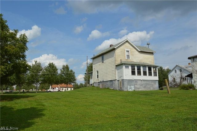 667 Hyatt Ave., Campbell, OH 44405