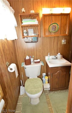 667 Hyatt Ave., Campbell, OH 44405