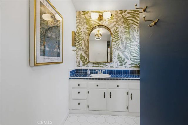 1652 Loma Avenue, Long Beach, CA 90804