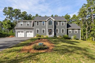 17 Pond Edge Trl, Wareham, MA 02571