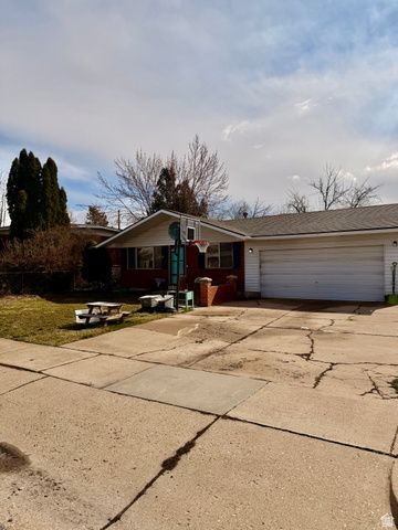 84 E DIAMOND ST, Layton, UT 84041