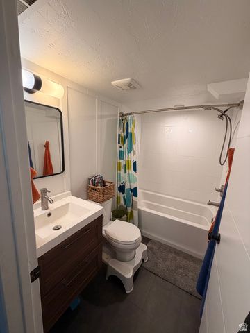 84 E DIAMOND ST, Layton, UT 84041