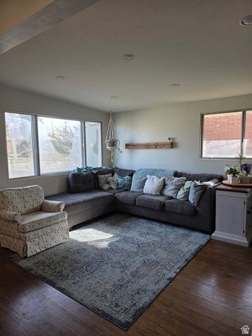 84 E DIAMOND ST, Layton, UT 84041