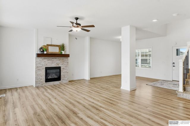 11907 Horizon Street, Papillion, NE 68046