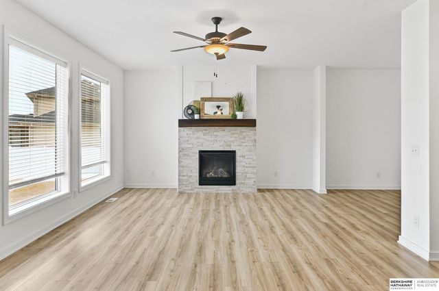 11907 Horizon Street, Papillion, NE 68046