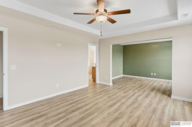 11907 Horizon Street, Papillion, NE 68046