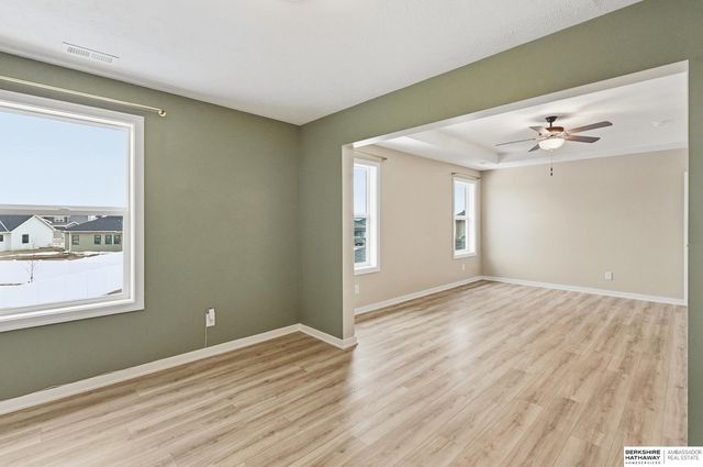 11907 Horizon Street, Papillion, NE 68046