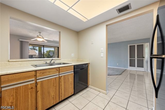 4928 Vincennes ST C8, Cape Coral, FL 33904