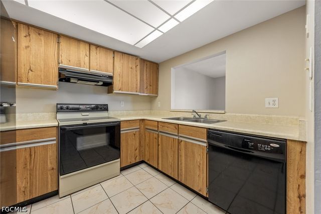 4928 Vincennes ST C8, Cape Coral, FL 33904