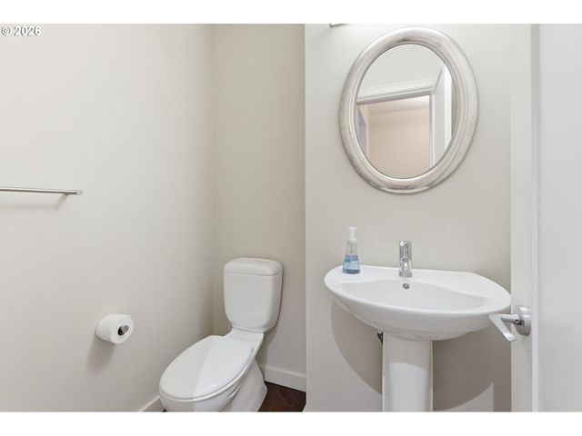 1025 Nw Couch St 1019, Portland, OR 97209