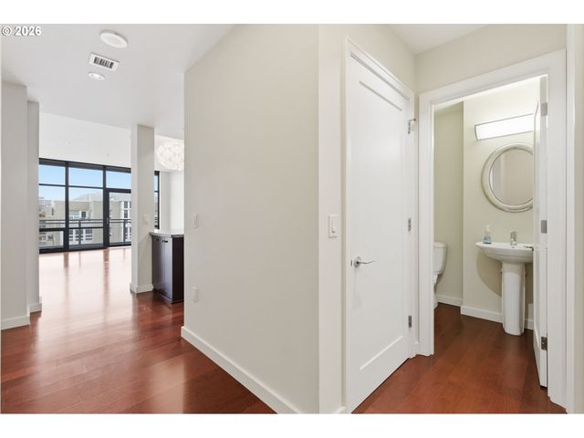 1025 Nw Couch St 1019, Portland, OR 97209