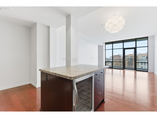 1025 Nw Couch St 1019, Portland, OR 97209