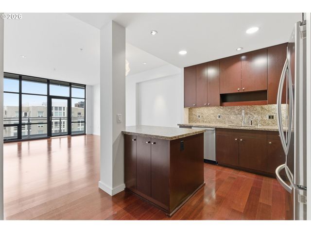 1025 Nw Couch St 1019, Portland, OR 97209