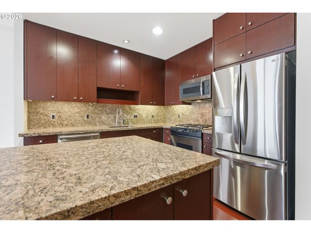 1025 Nw Couch St 1019, Portland, OR 97209